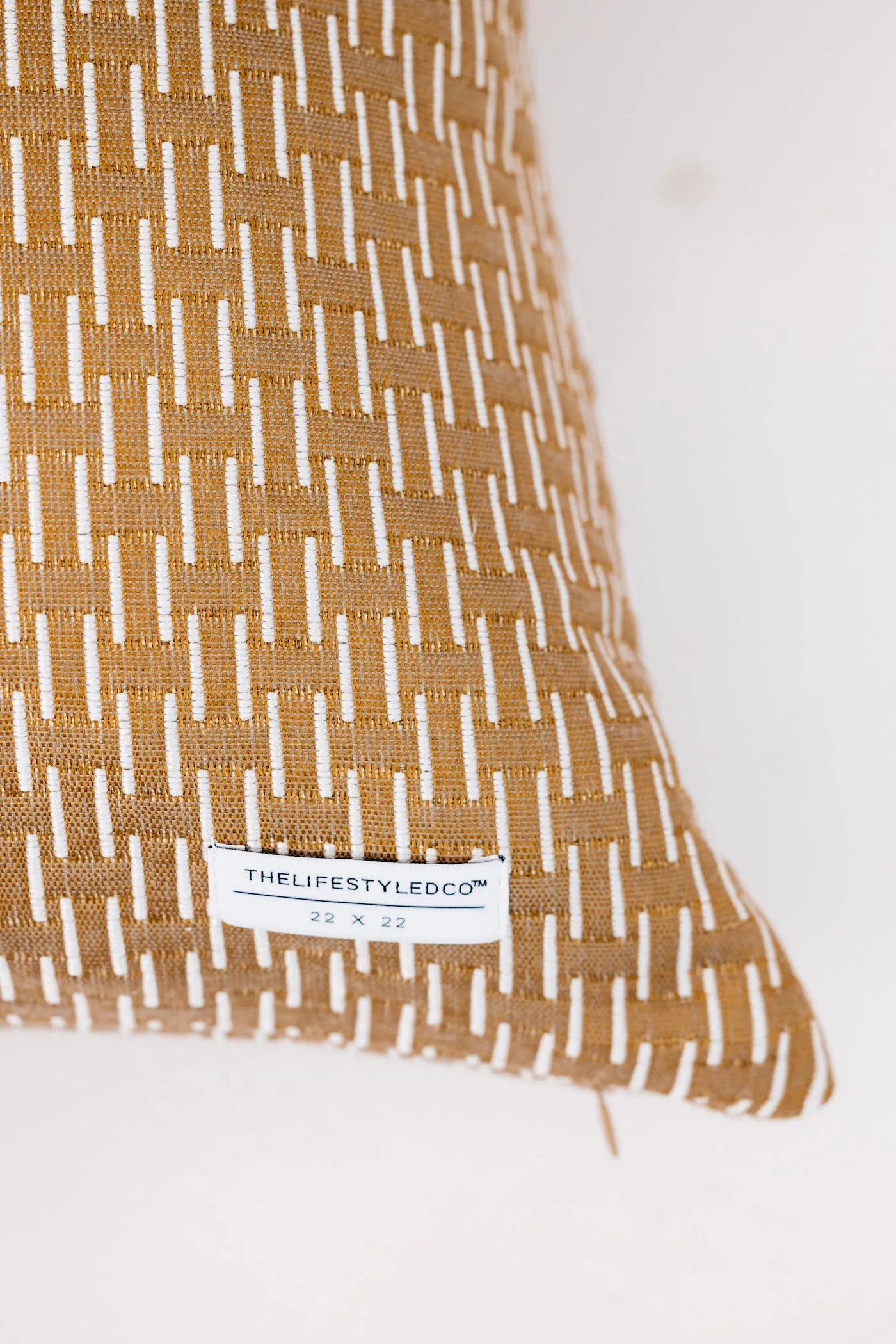Tully Pillow - Brown/White